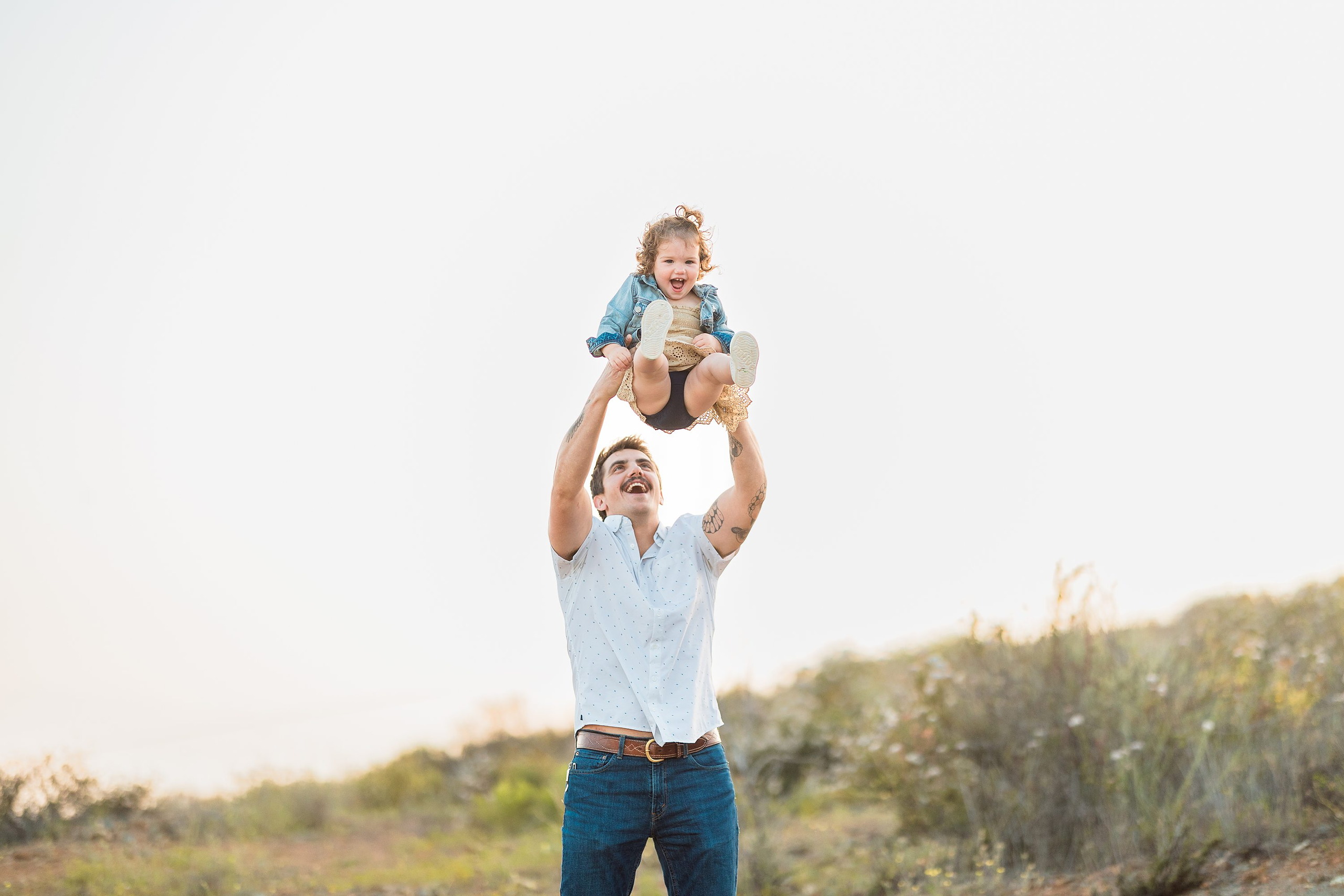 Dictionary Hill Nature Trails Family Photography in San Diego — 19 Father holding toddler on his shoulders on Dictionary Hill trail